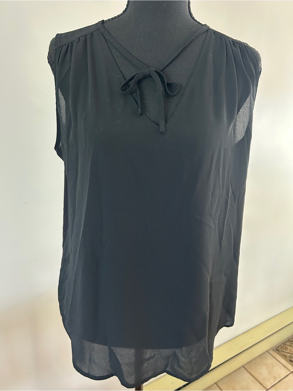LOFT Black Tie-Front Sleeveless Camisole